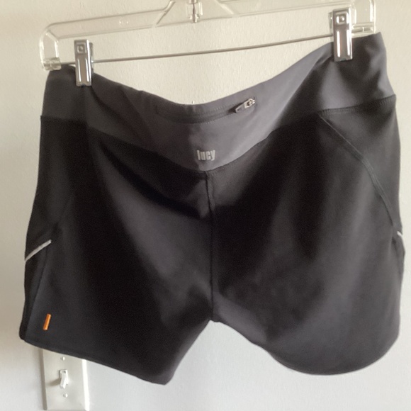 Lucy Endurance shorts - Picture 3 of 3